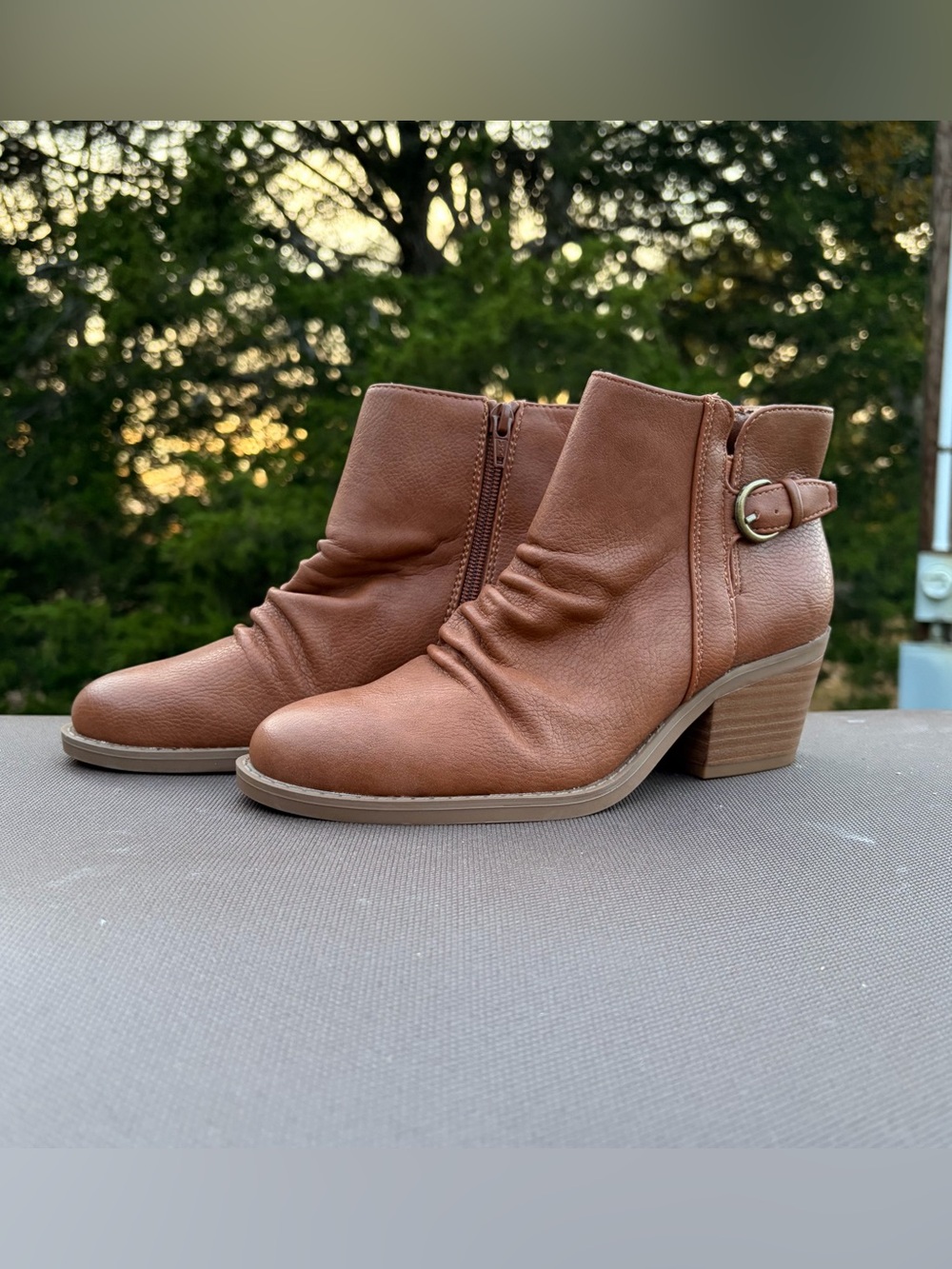 Baretraps Linnea Tan Faux Leather Slouchy Ankle Booties Buckle Low Heel 6M